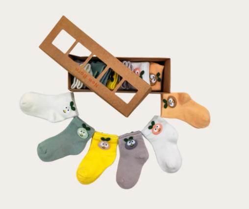 Little Bear Friends: Newborn Socks Gift Box